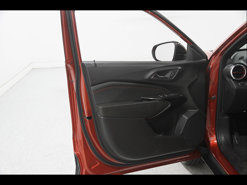 Certified 2024 Chevrolet Trax RS FWD image 4