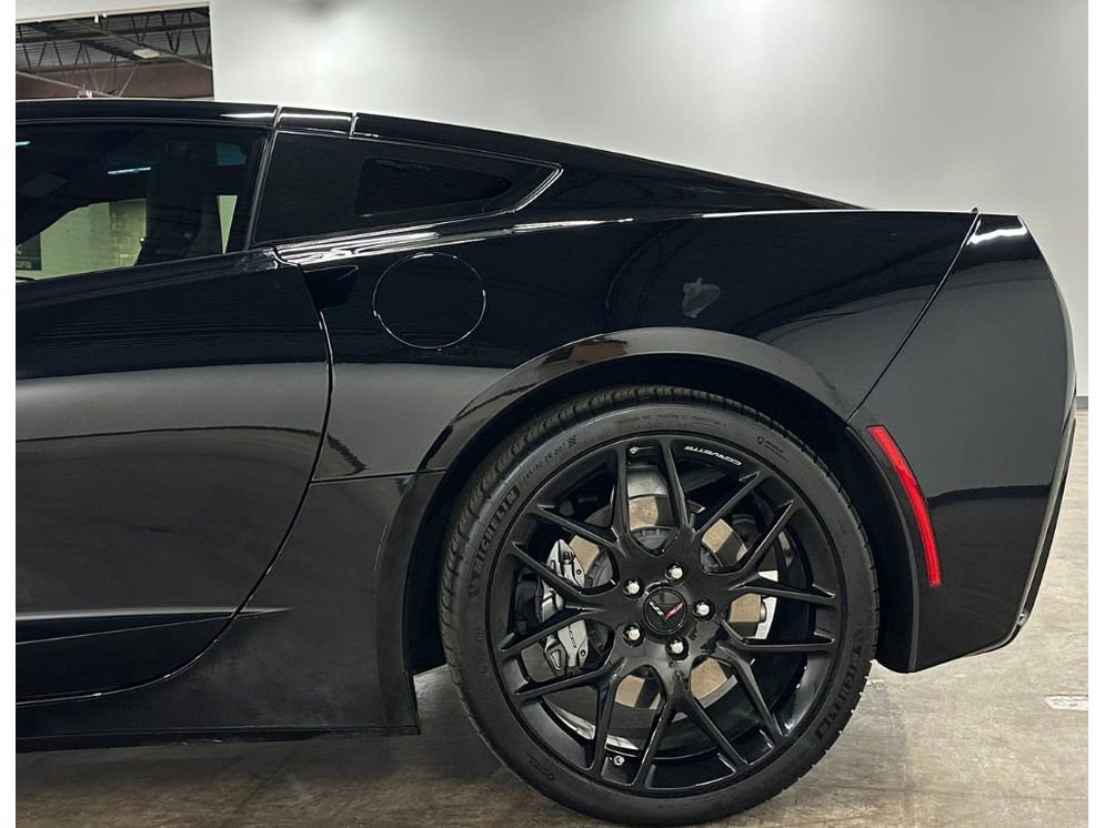 Used 2019 Chevrolet Corvette Stingray Coupe w/ 1LT image 11