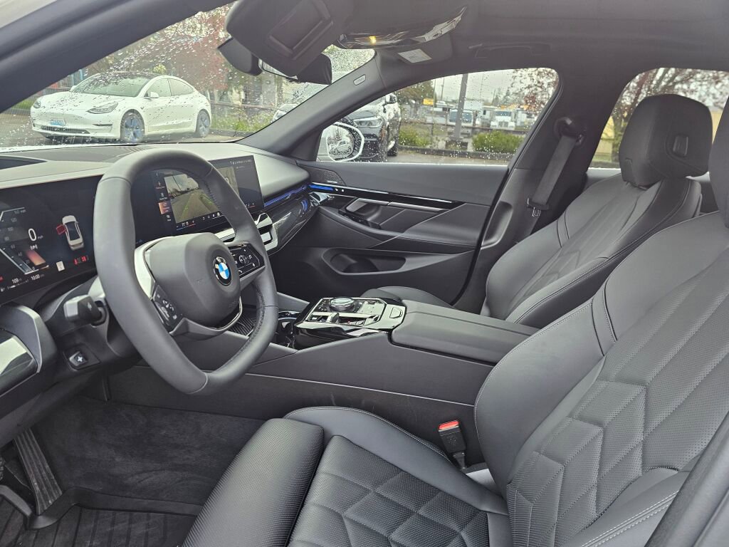 Used 2026 BMW 530i xDrive w/ Premium Package image 24