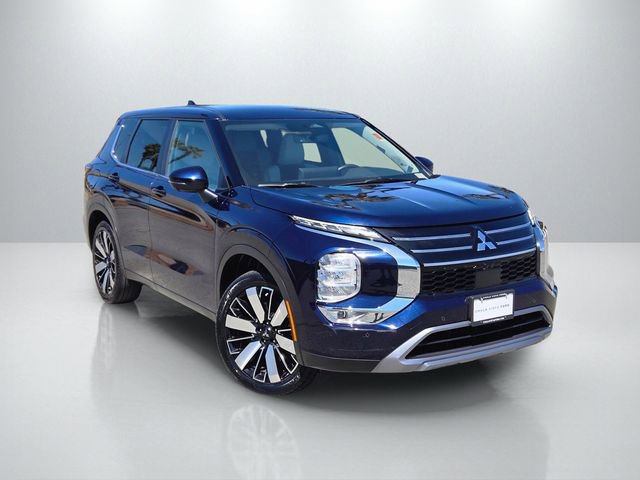 Used 2025 Mitsubishi Outlander SE FWD image 1