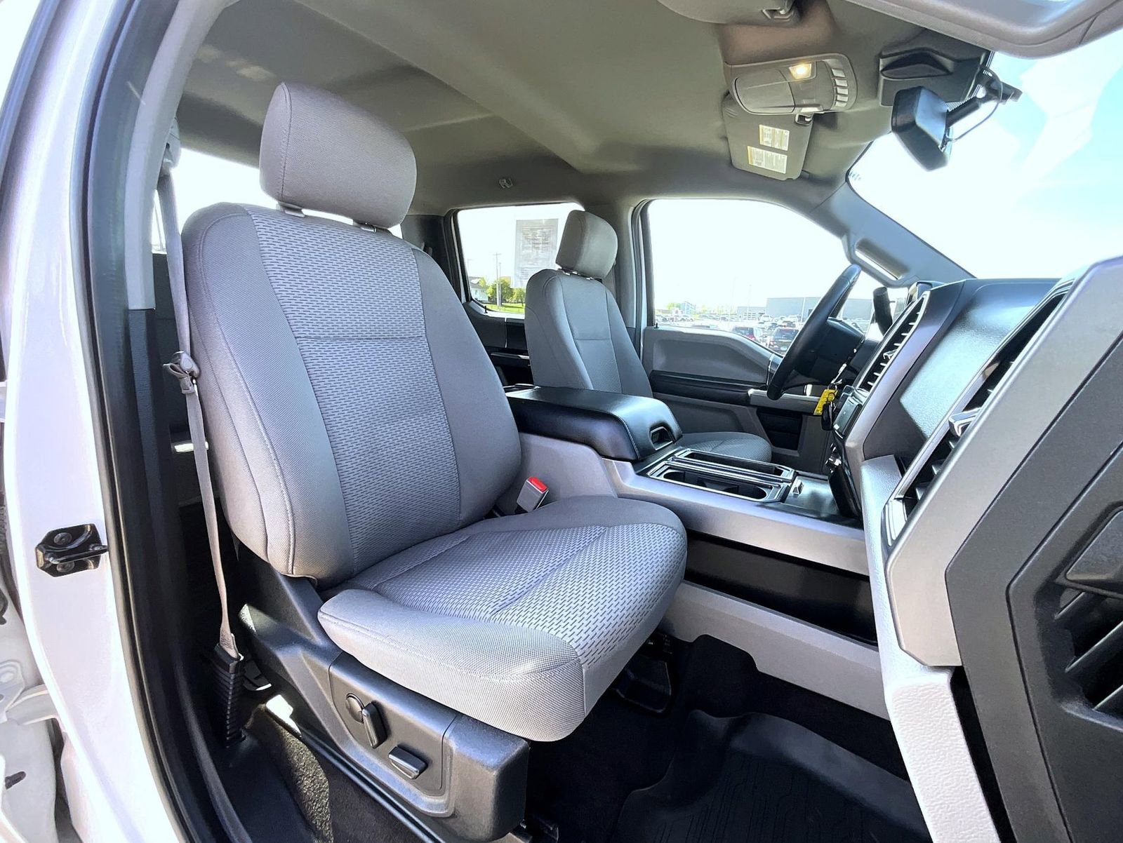 Used 2020 Ford F150 XLT w/ Equipment Group 302A Luxury AWD/4WD image 16