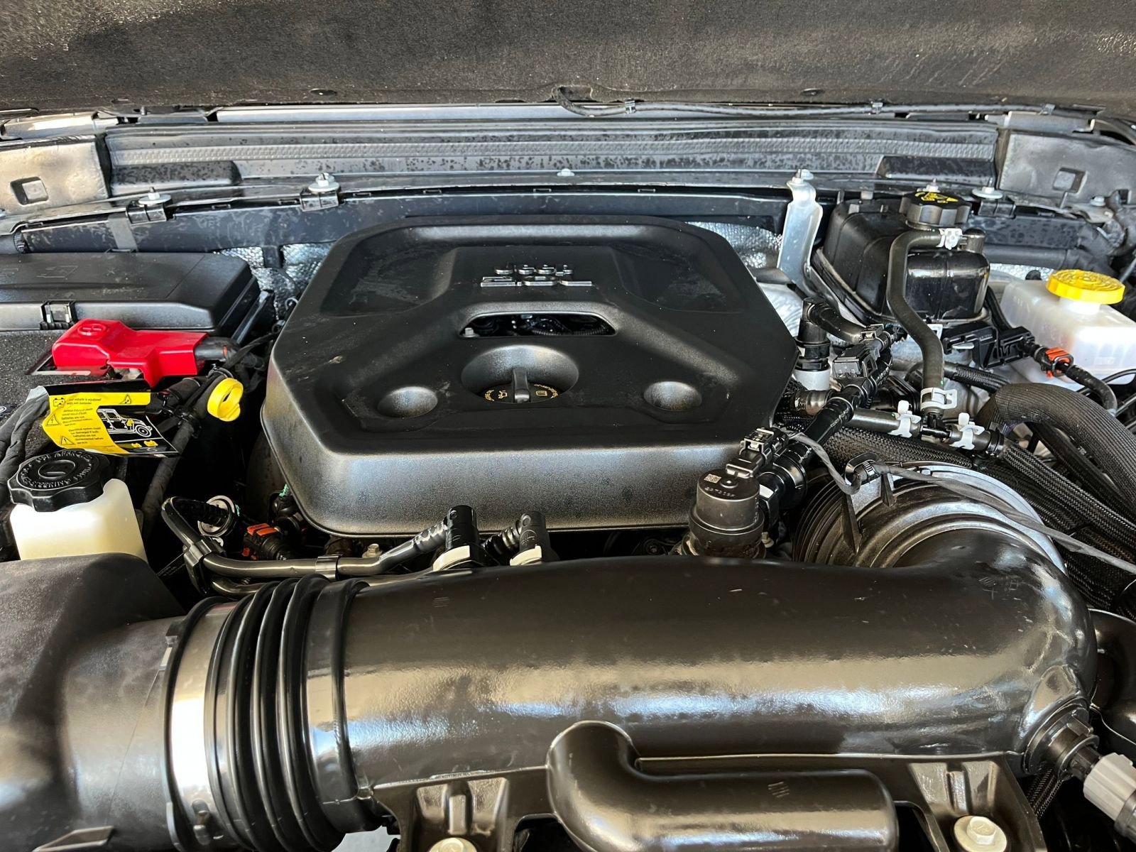 Used 2025 Jeep Wrangler Sahara image 32