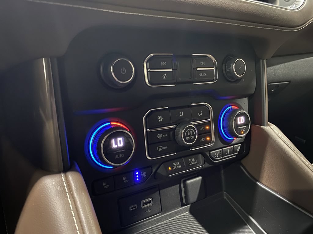 Used 2023 Chevrolet Tahoe High Country RWD image 12