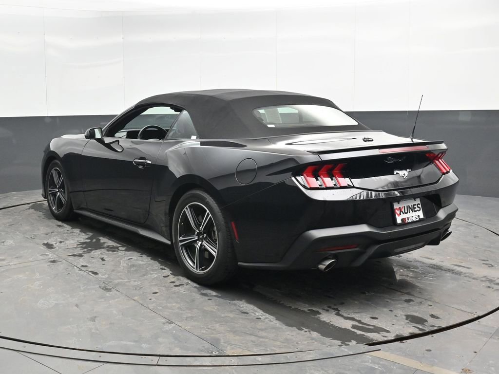 Used 2025 Ford Mustang Premium image 10