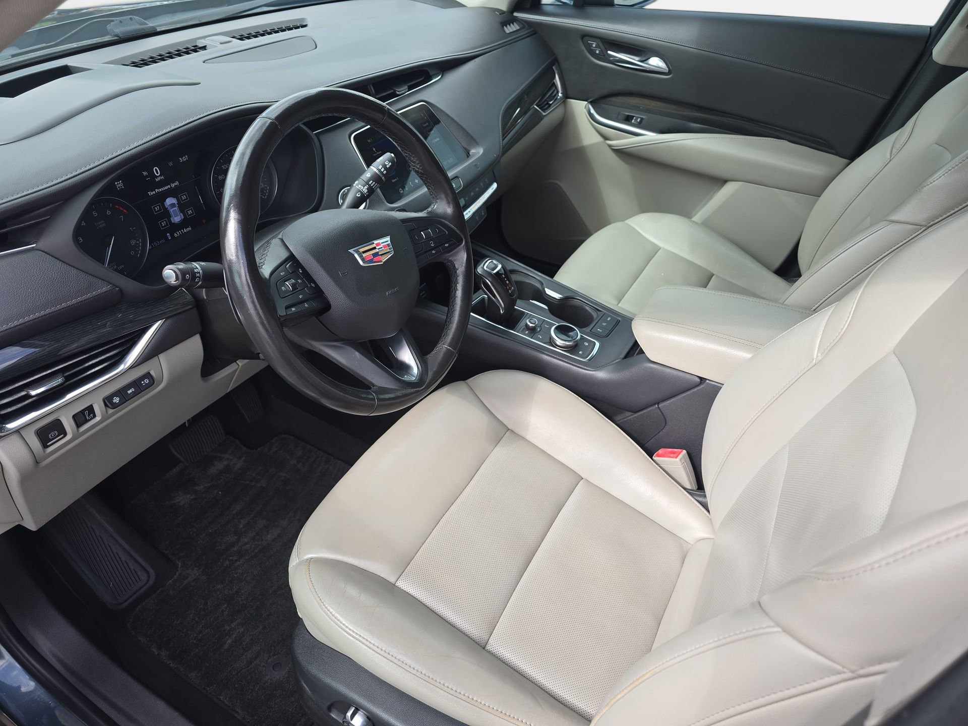 Used 2019 Cadillac XT4 Premium Luxury image 16