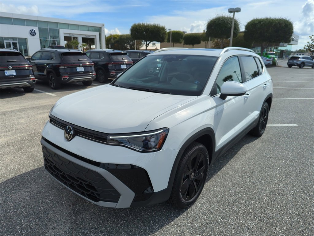 New 2025 Volkswagen Taos SE image 10