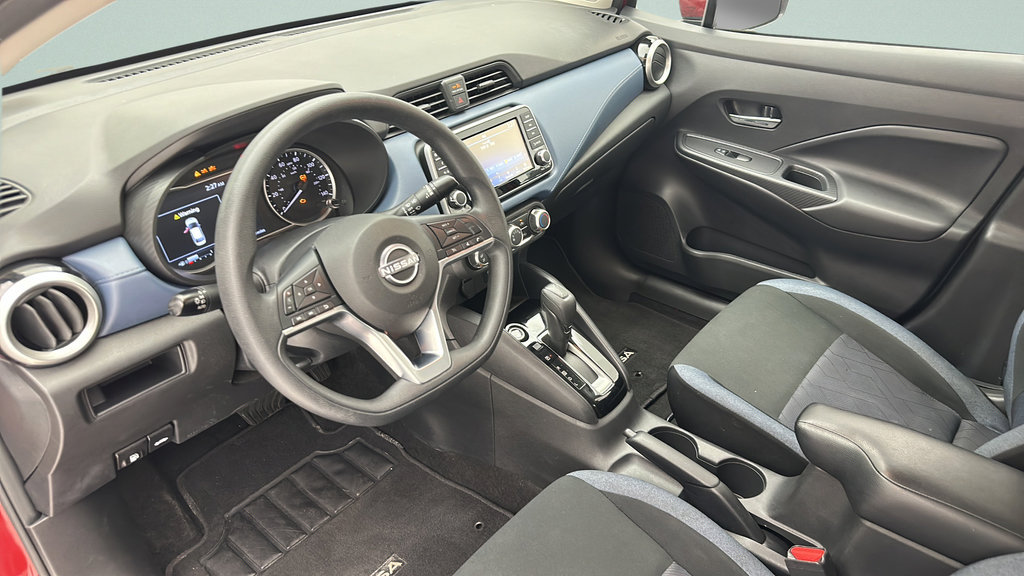 Used 2025 Nissan Versa SV FWD image 12