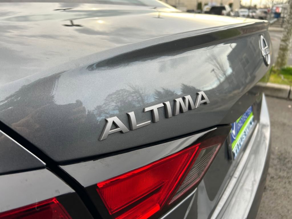 Used 2025 Nissan Altima 2.5 SV image 31