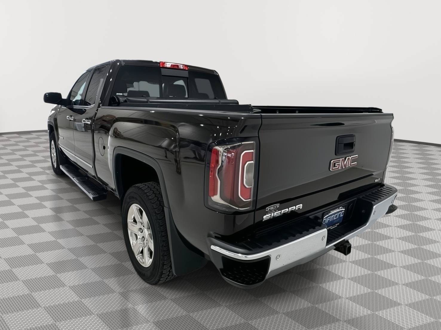 Used 2016 GMC Sierra 1500 SLT w/ Enhanced Driver Alert Package AWD/4WD image 3