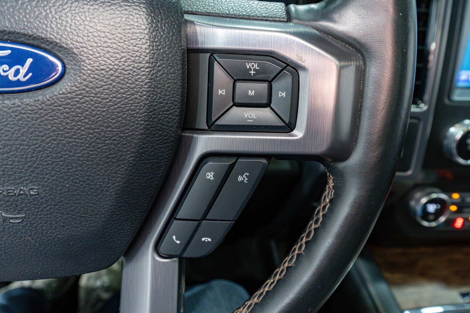 Used 2020 Ford Expedition Platinum image 29