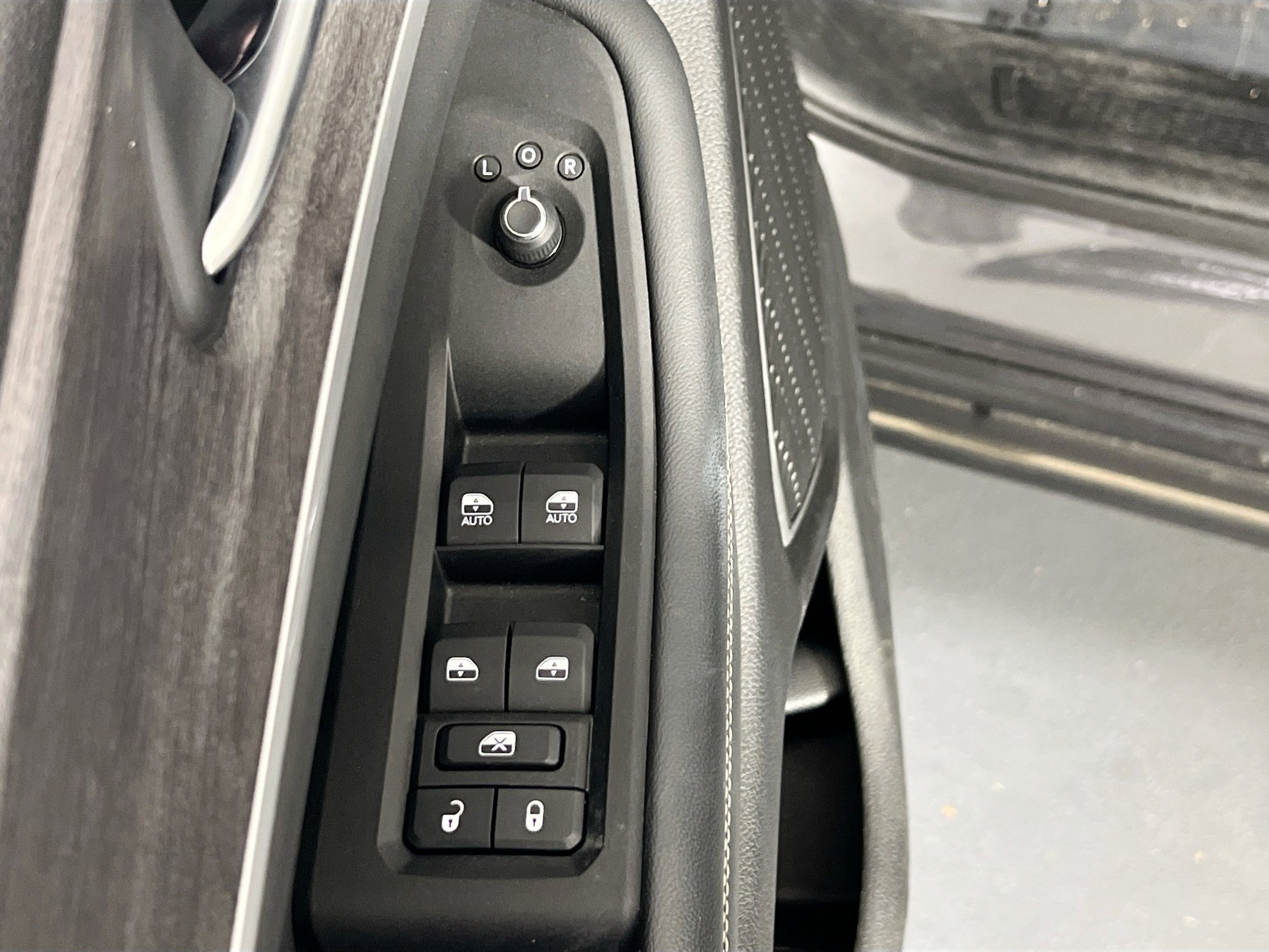 Used 2022 Jeep Grand Cherokee Limited image 17