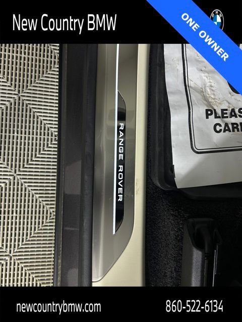 Used 2025 Land Rover Range Rover SE image 11