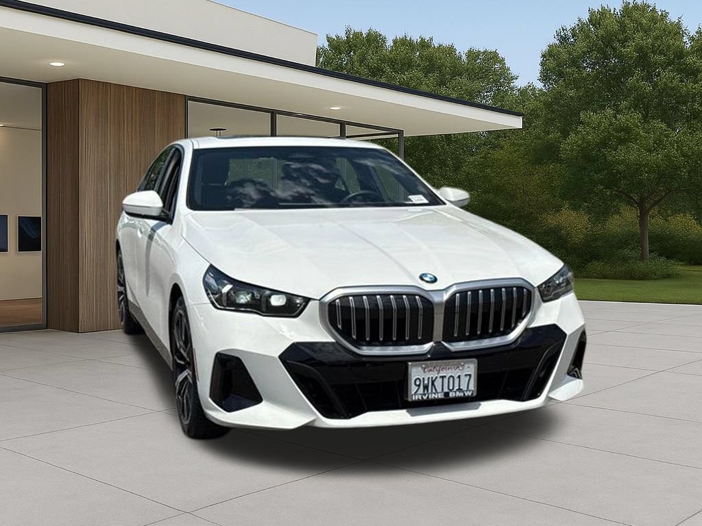 Used 2026 BMW 530i w/ M Sport Package RWD image 5