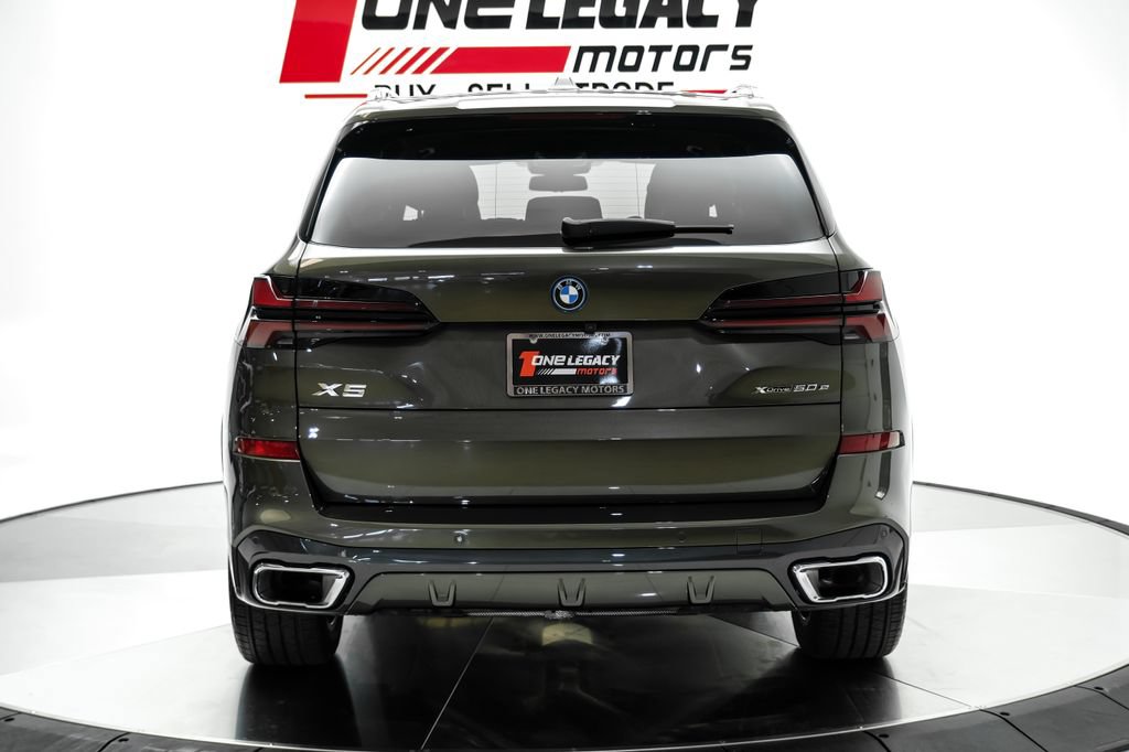 Used 2024 BMW X5 xDrive50e w/ M Sport Package AWD/4WD image 11
