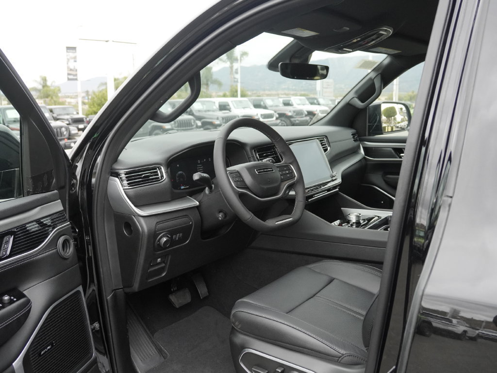 New 2026 Jeep Grand Wagoneer Limited AWD/4WD image 23