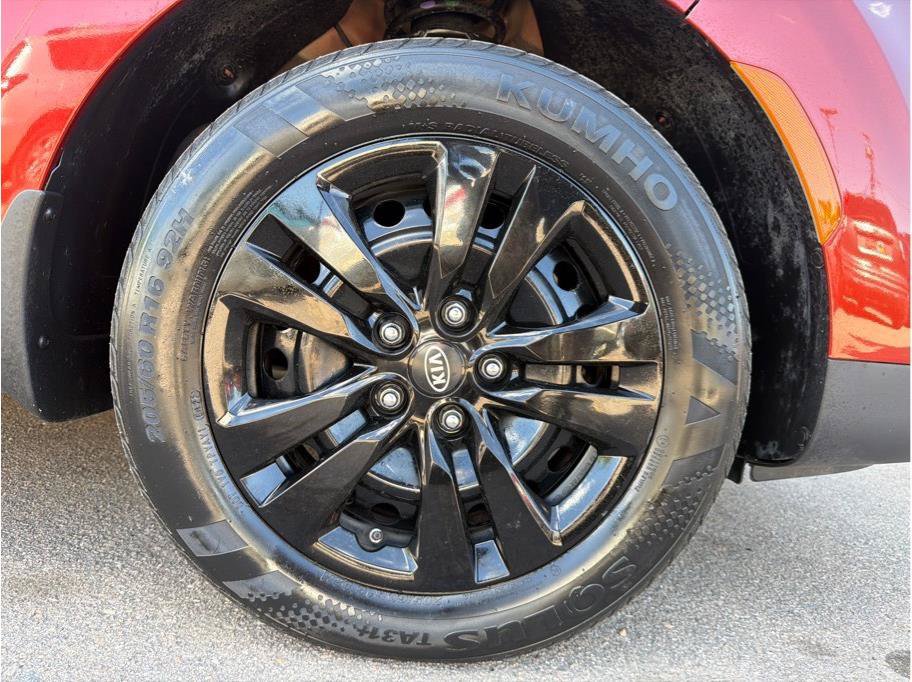 Used 2020 Kia Soul LX FWD image 24