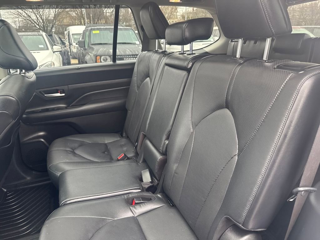 Used 2024 Toyota Grand Highlander Limited image 35