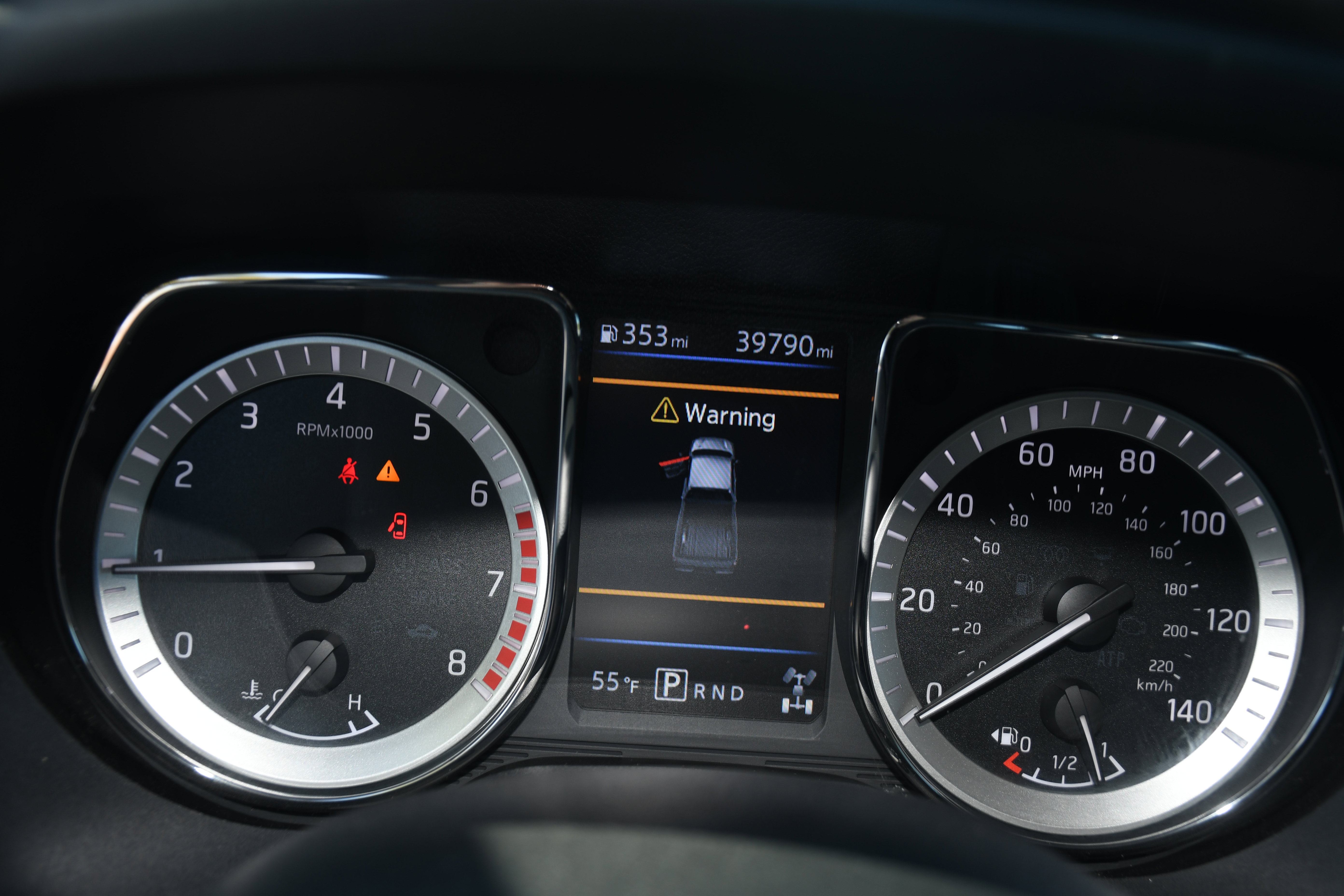 Used 2019 Nissan Titan SV image 13