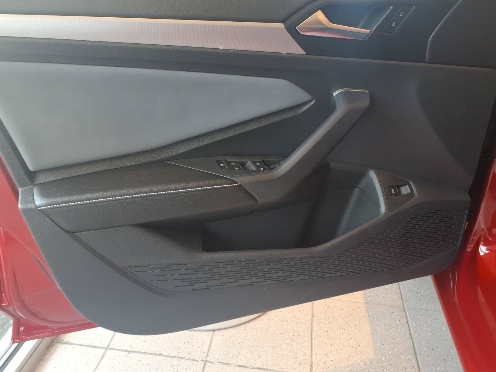 New 2026 Volkswagen Jetta SE FWD image 9