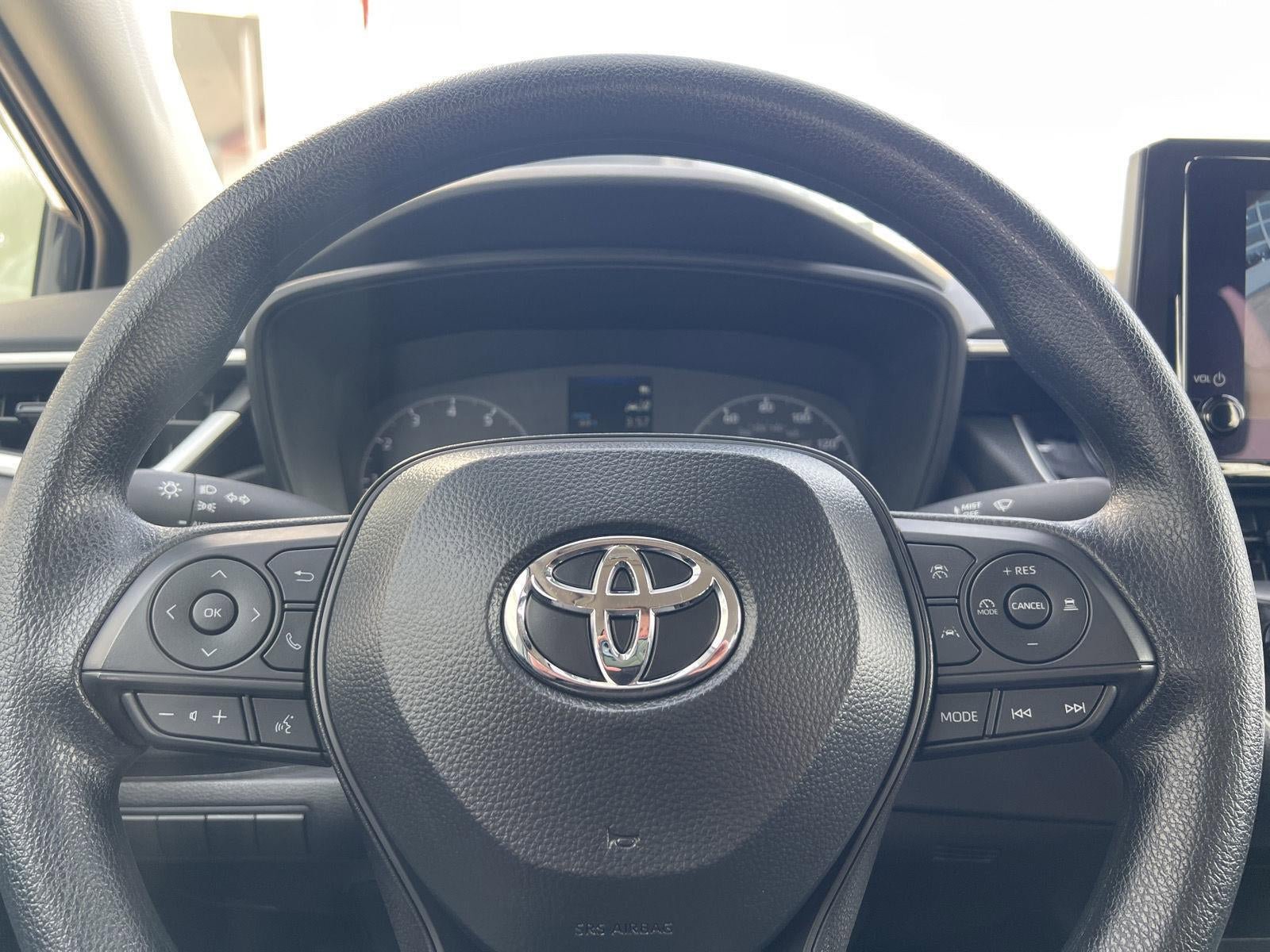 Used 2025 Toyota Corolla LE w/ LE Premium Package FWD image 22