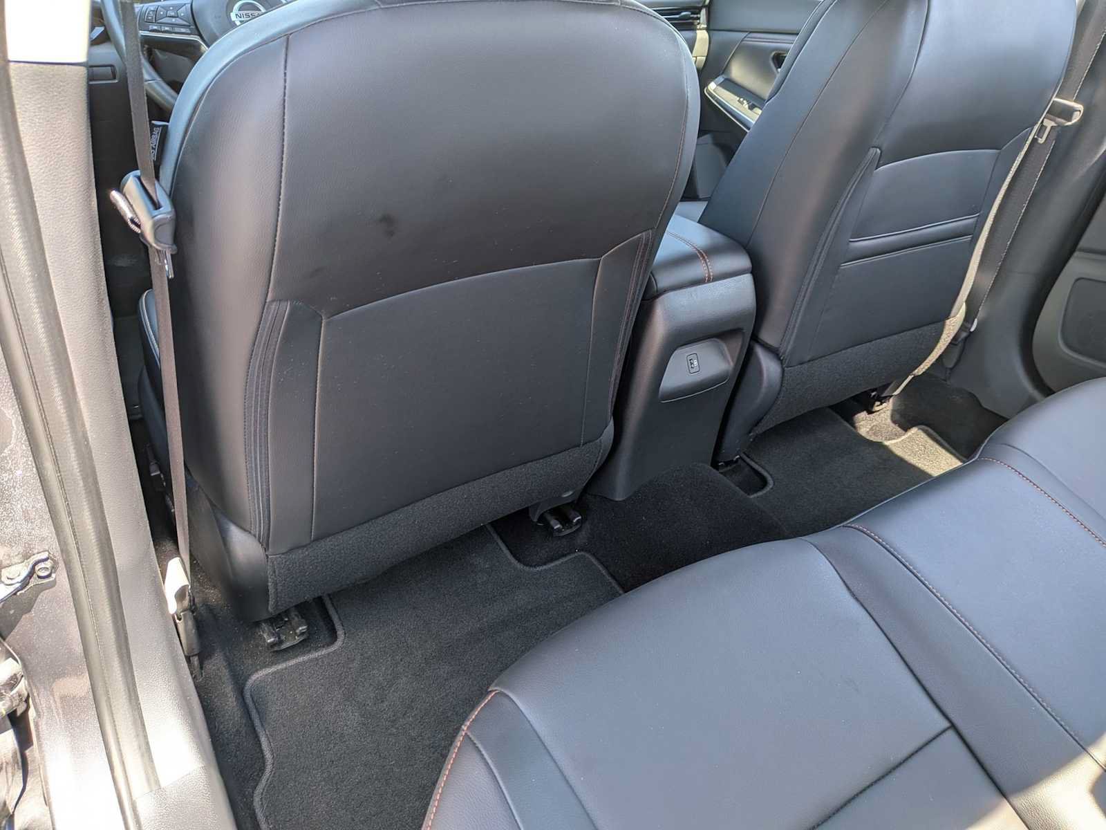Used 2023 Nissan Sentra SR w/ SR Premium Package FWD image 19