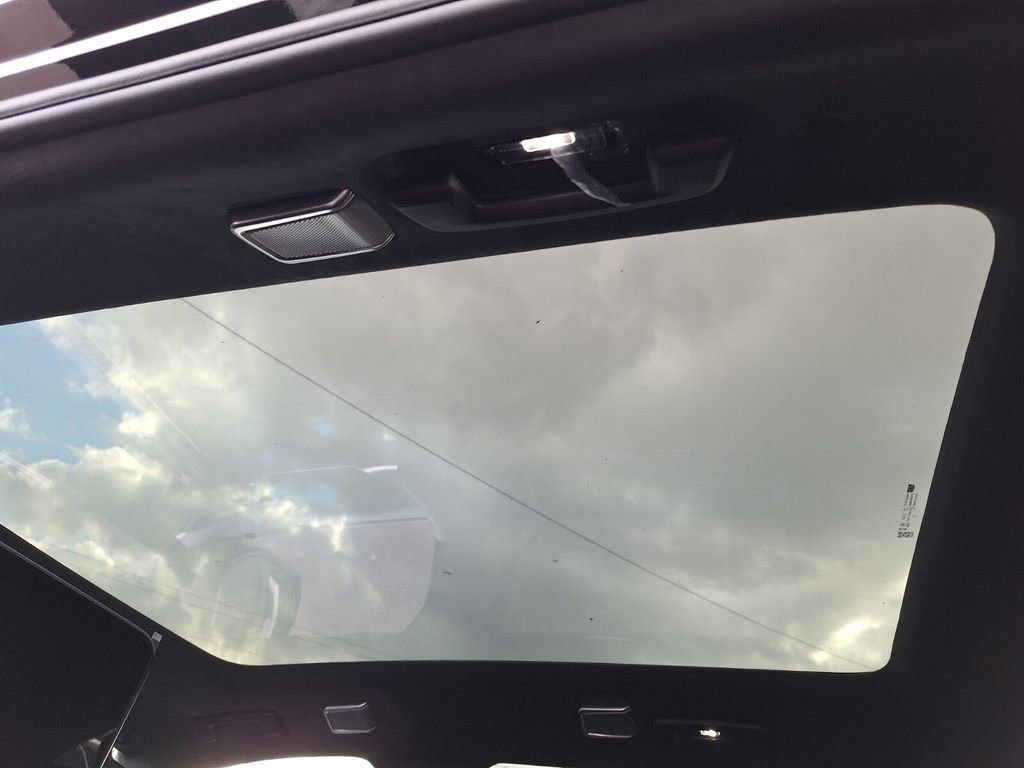 New 2025 Cadillac Escalade IQ Luxury 2 image 10