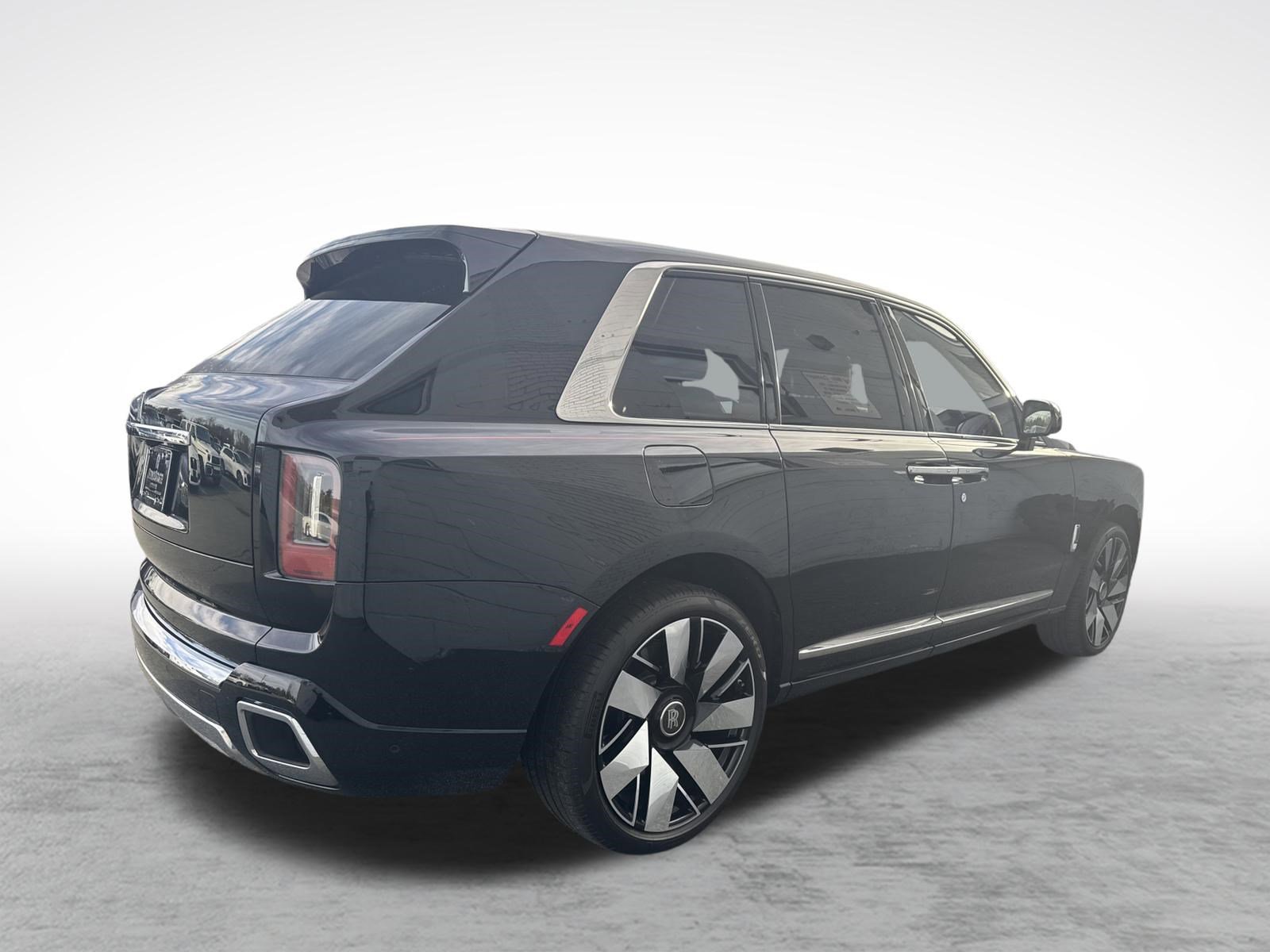 Used 2025 Rolls-Royce Cullinan image 11
