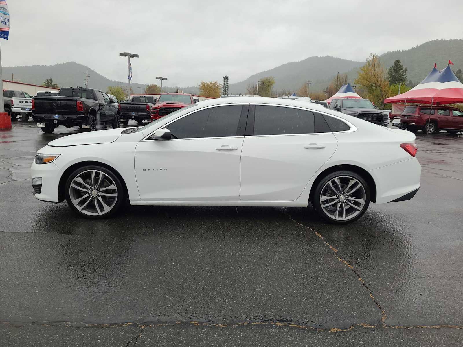 Used 2022 Chevrolet Malibu LT image 11