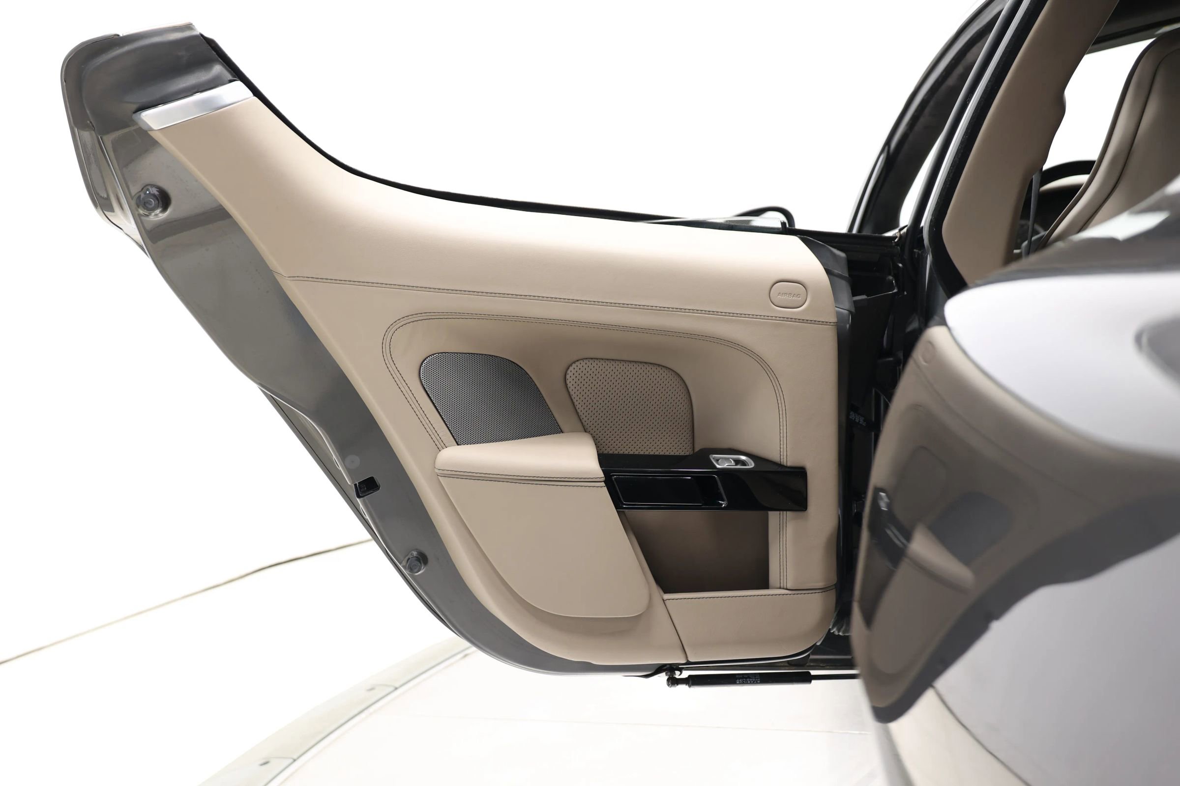 Used 2017 Aston Martin Rapide S image 32