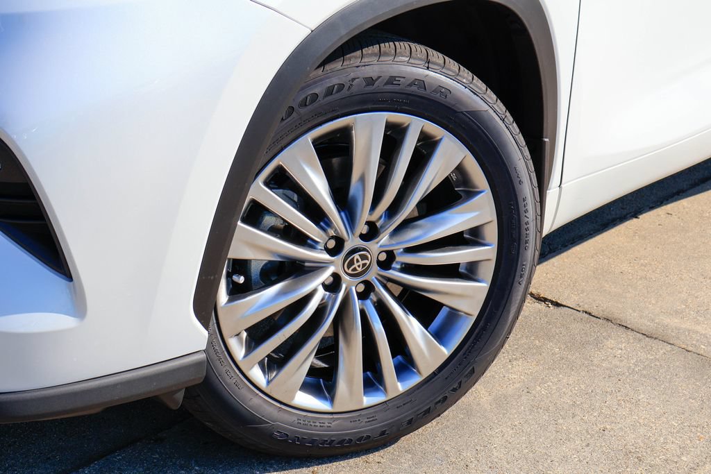 New 2026 Toyota Highlander Platinum AWD/4WD image 19
