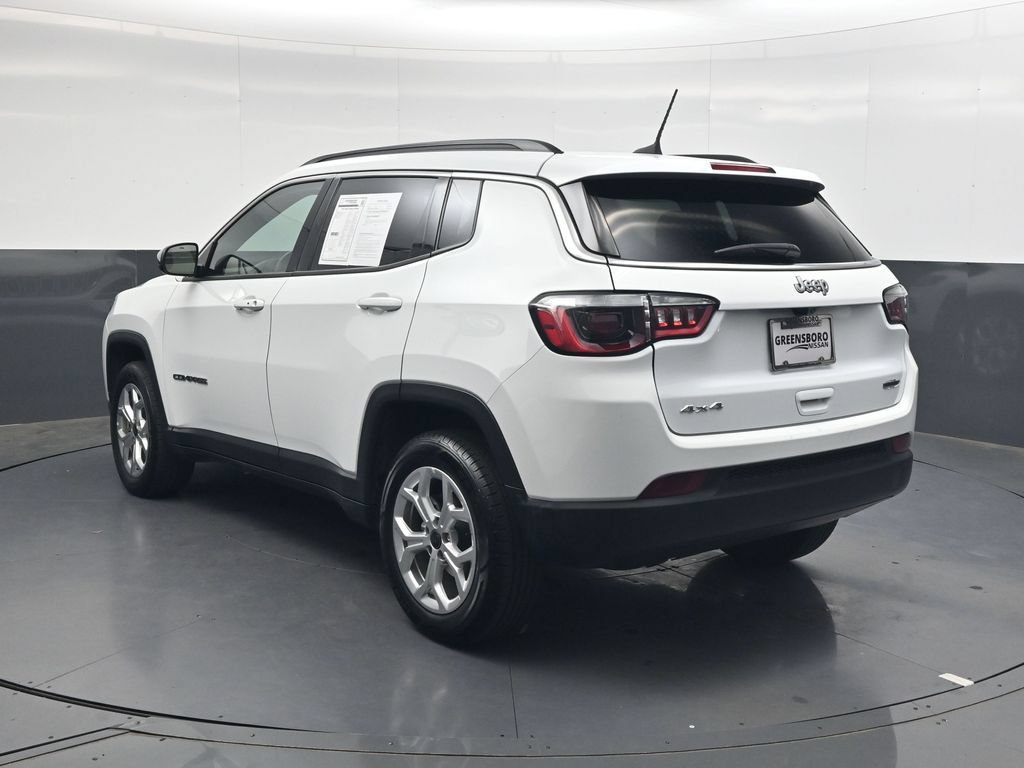 Used 2025 Jeep Compass Latitude AWD/4WD image 7