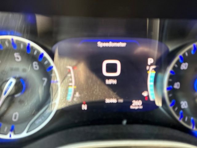Used 2021 Chrysler Pacifica Touring w/ Cold Weather Group FWD image 7