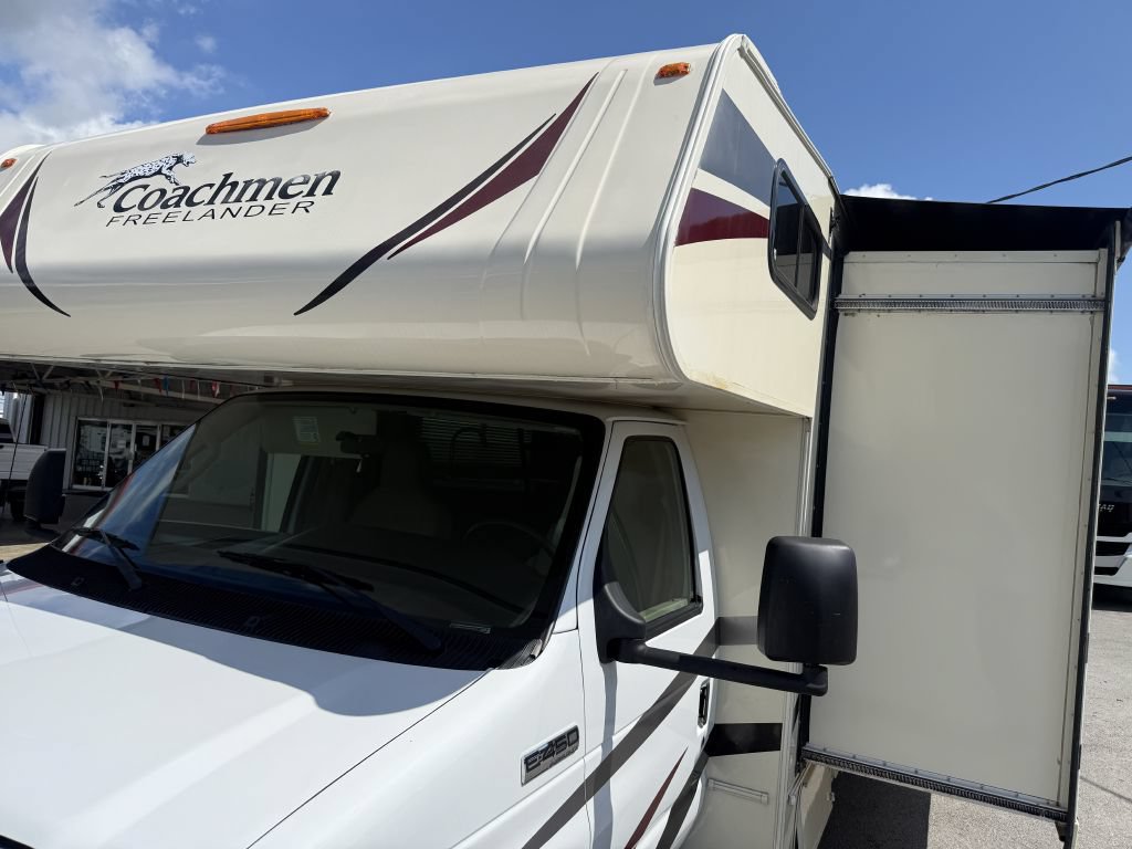 Used 2017 Ford E-450 and Econoline 450 Super Duty w/ Motorhome Prep Package RWD image 22