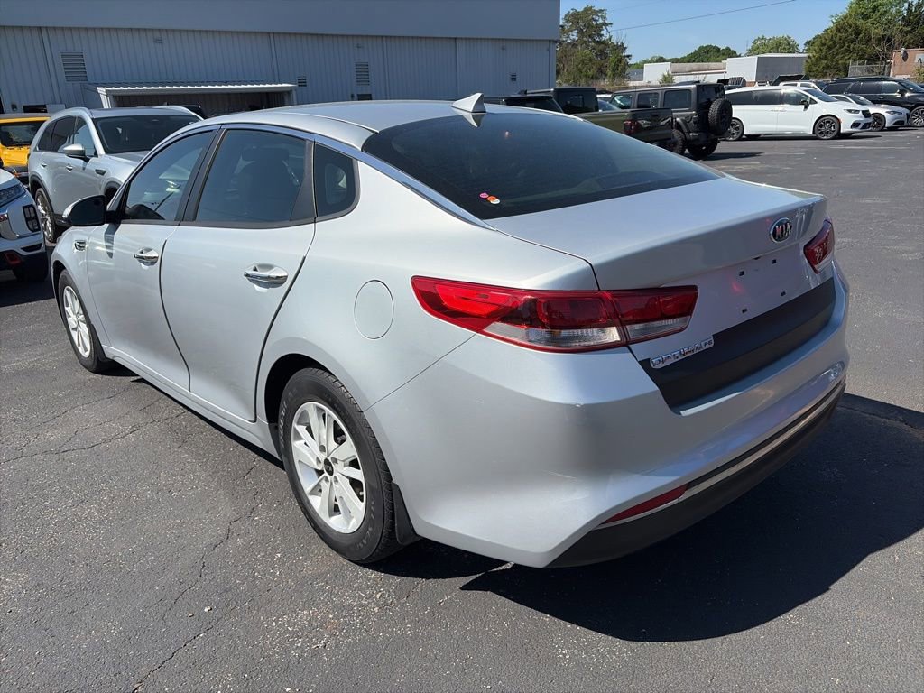 Used 2017 Kia Optima LX image 4