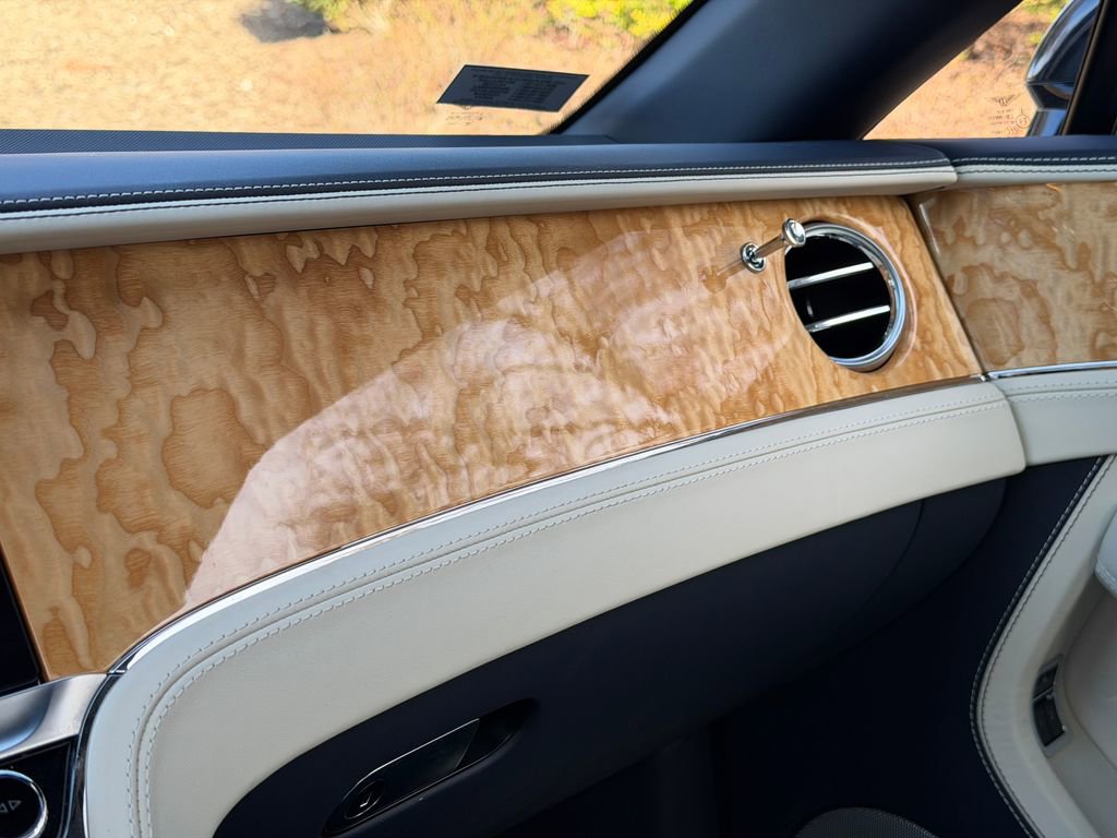 Used 2023 Bentley Continental GT Mulliner image 32