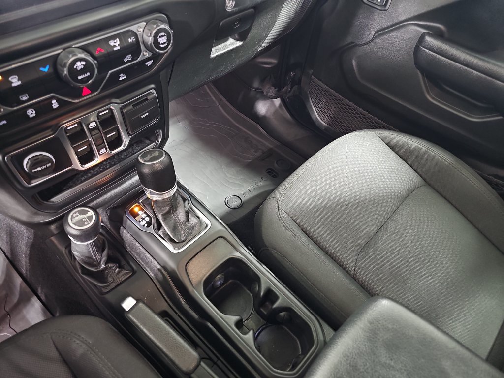 Used 2022 Jeep Wrangler Unlimited Sport AWD/4WD image 30