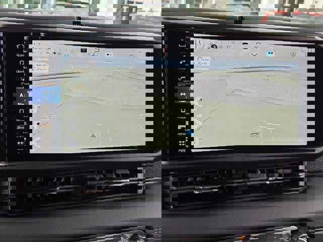 Used 2025 Jeep Wrangler Unlimited Rubicon w/ Safety Group image 29