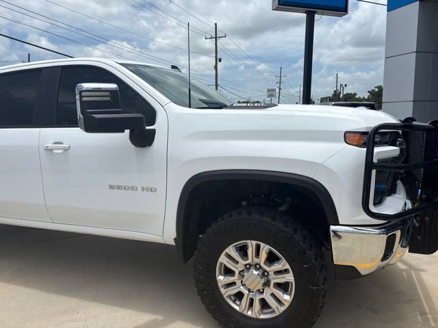 Used 2024 Chevrolet Silverado 2500 LT AWD/4WD image 8