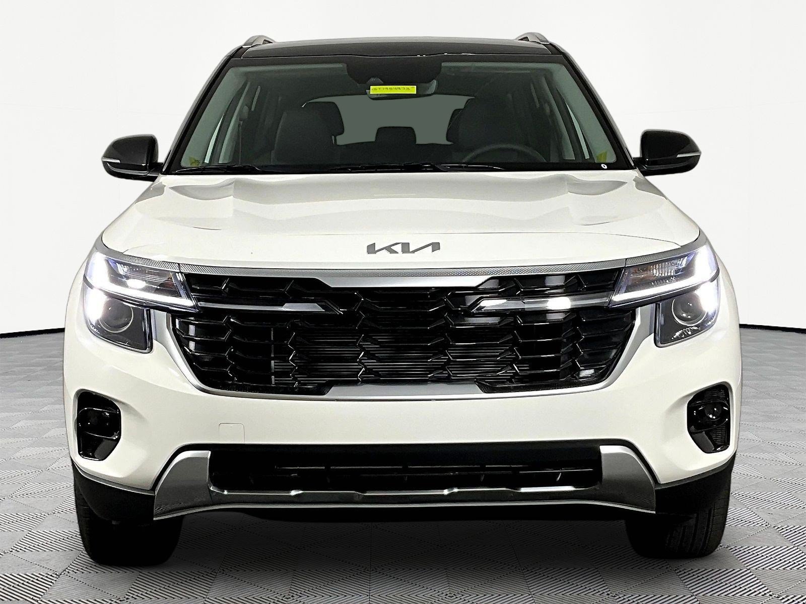 New 2026 Kia Seltos S AWD/4WD image 2