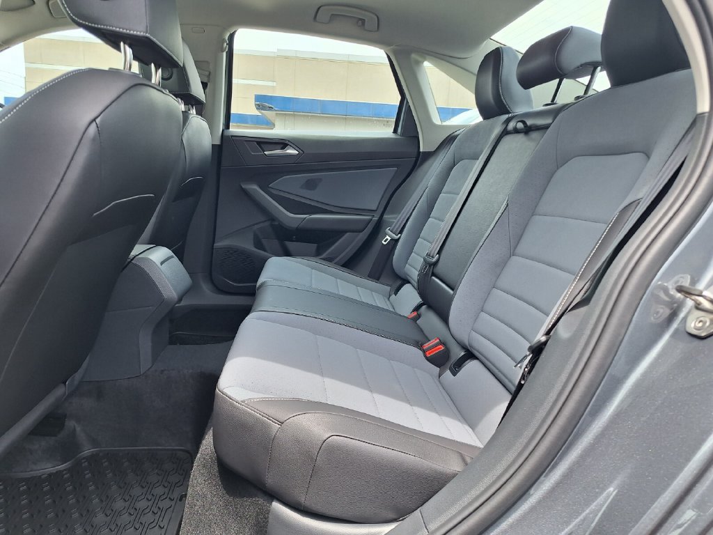 New 2026 Volkswagen Jetta SE FWD image 10