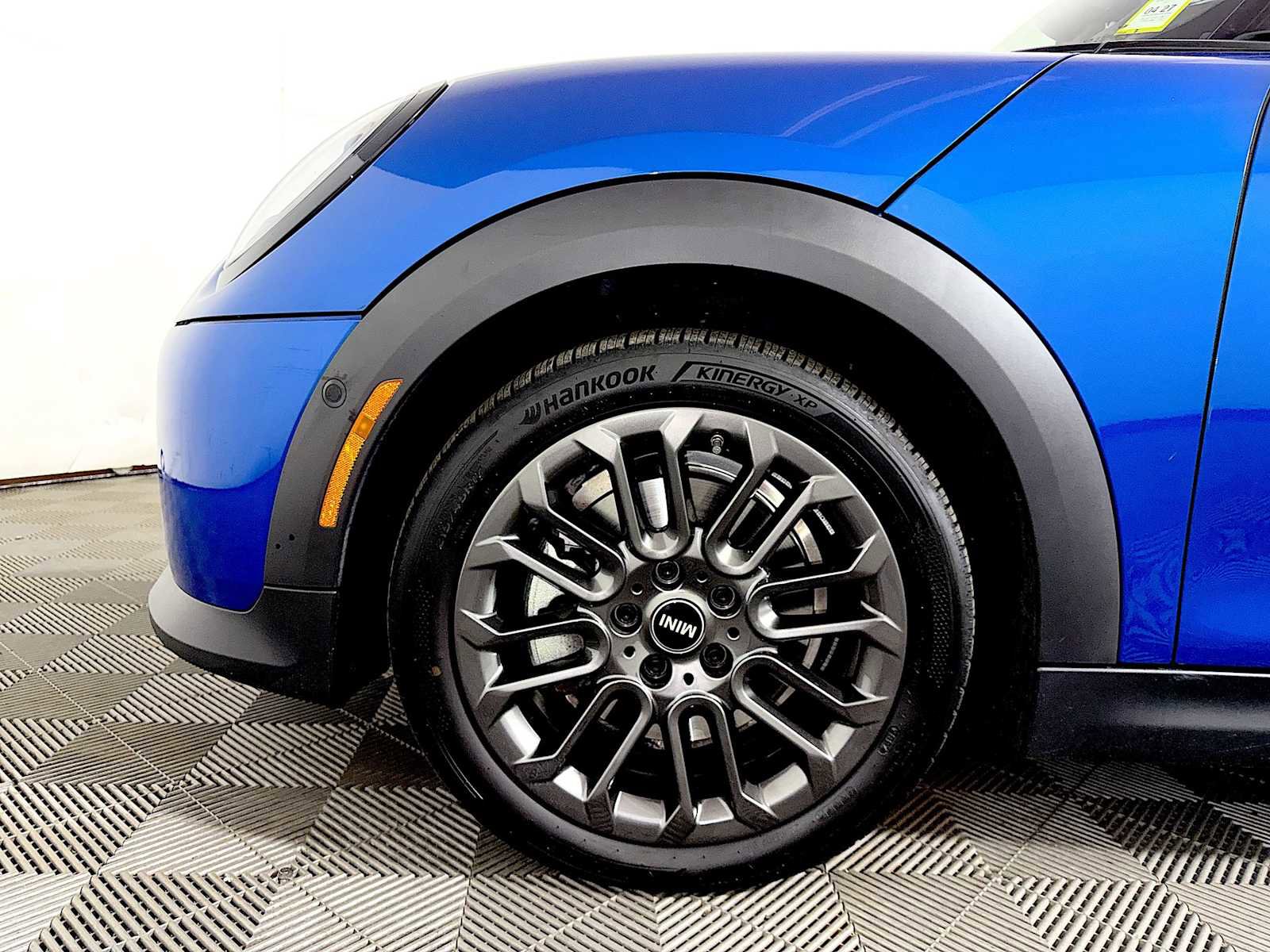 Certified 2025 MINI Cooper S FWD image 8