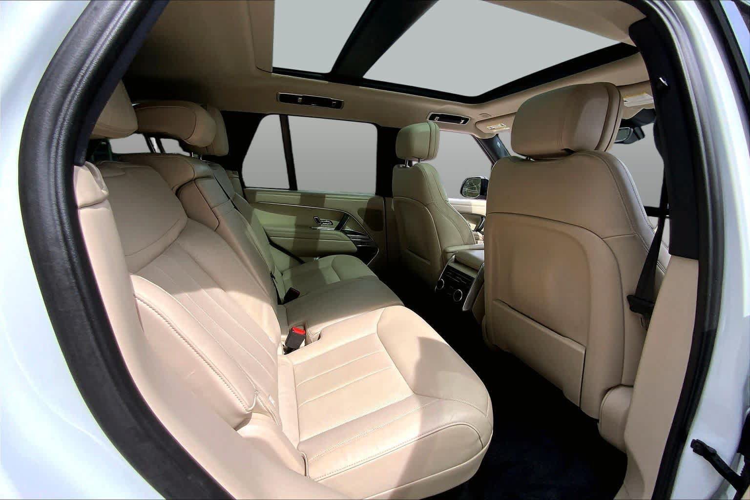 Used 2023 Land Rover Range Rover SE AWD/4WD image 18