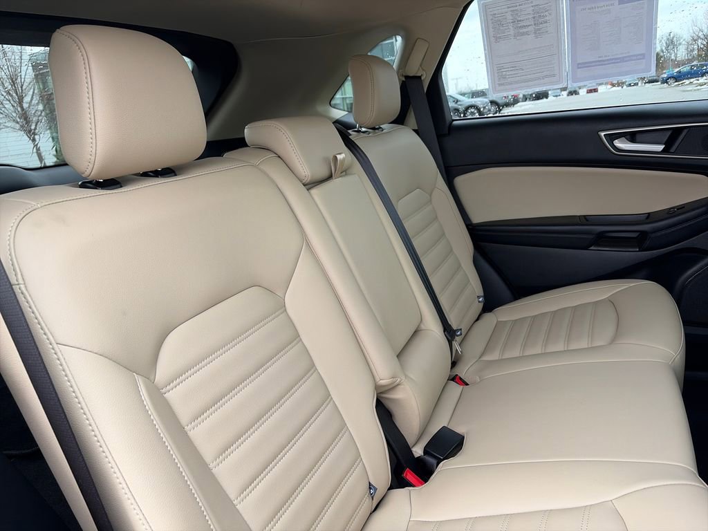 Used 2024 Ford Edge SEL w/ Convenience Package image 36