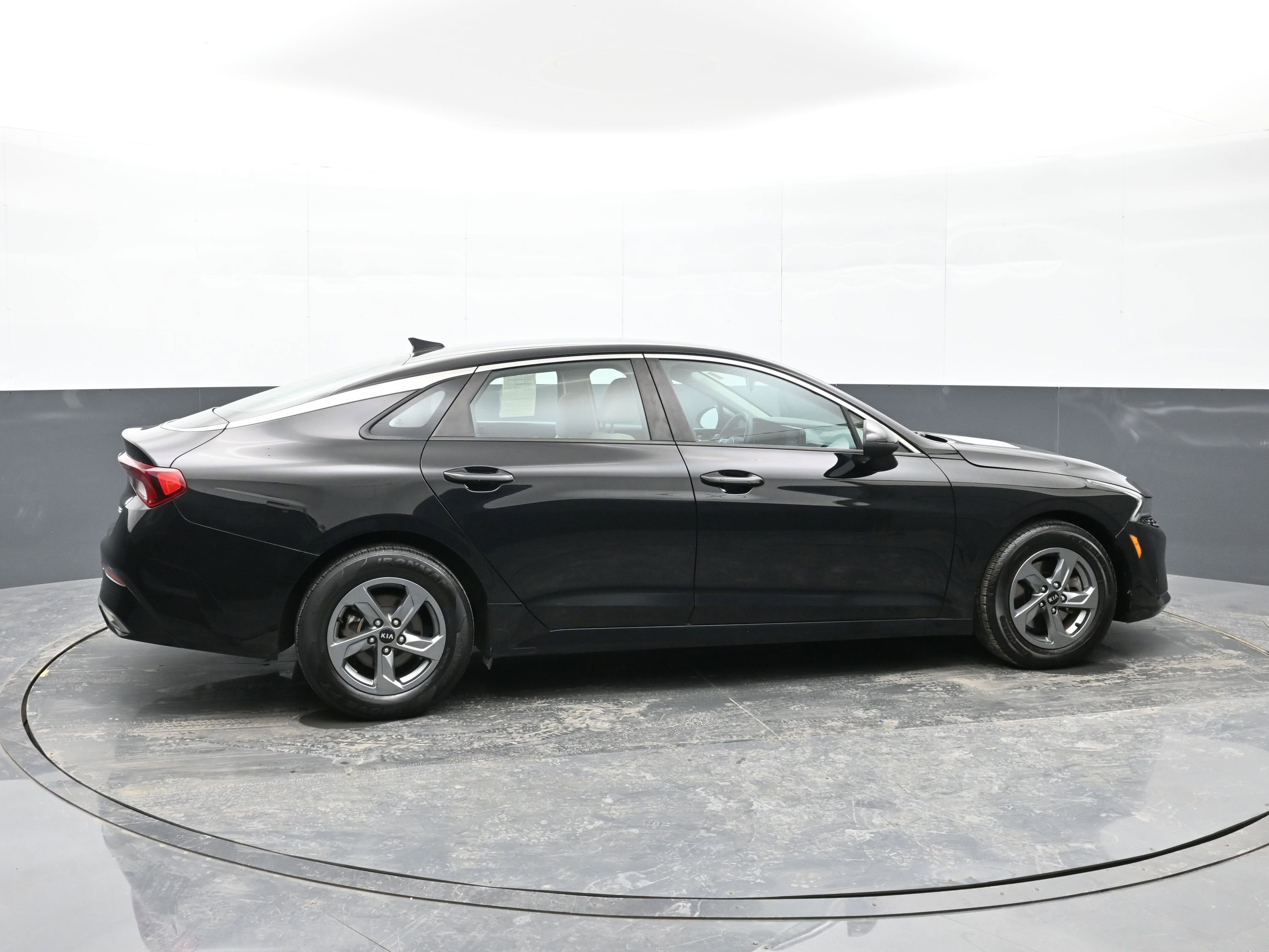 Used 2021 Kia K5 LXS image 9