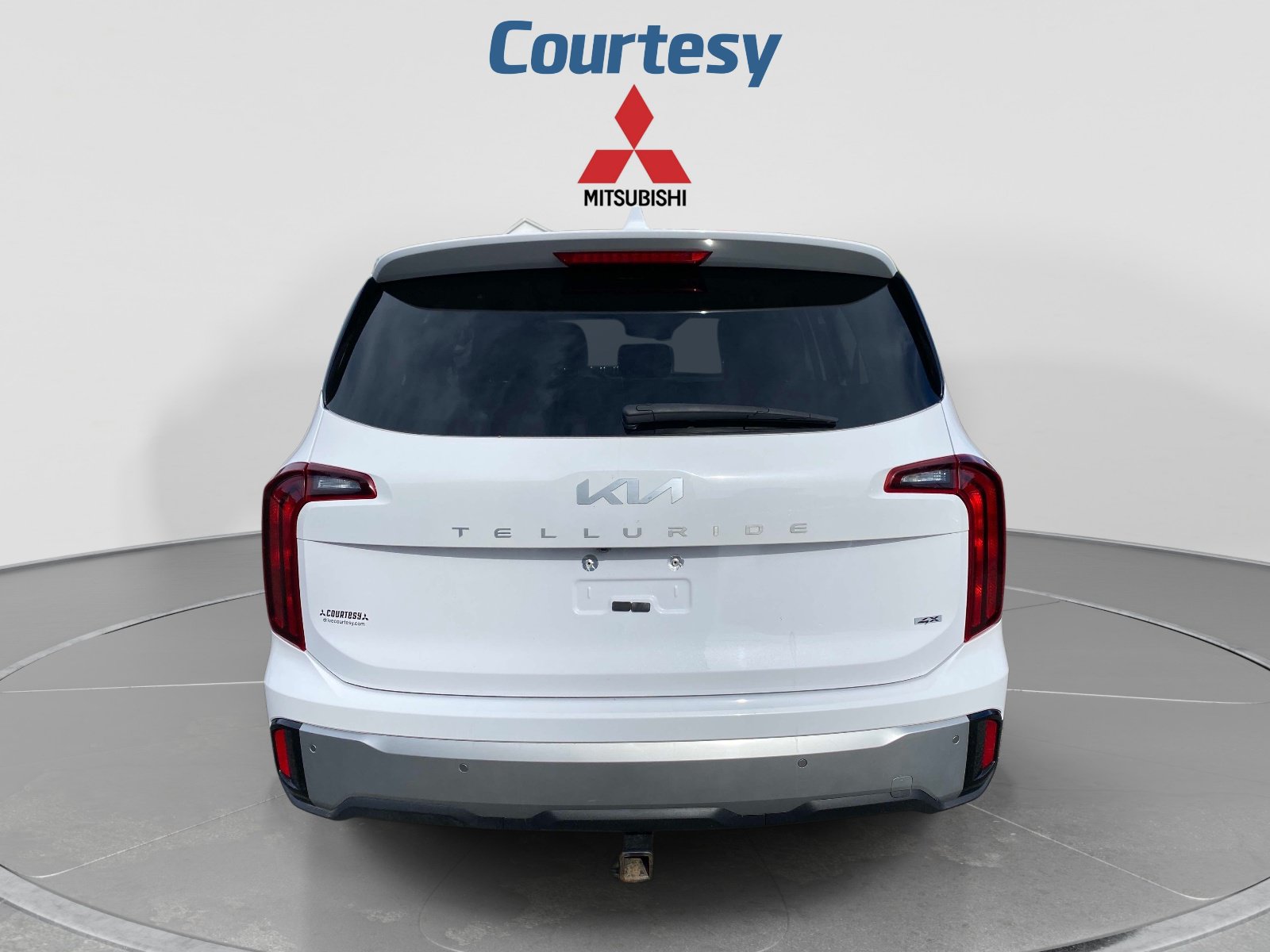 Used 2023 Kia Telluride LX AWD/4WD image 4