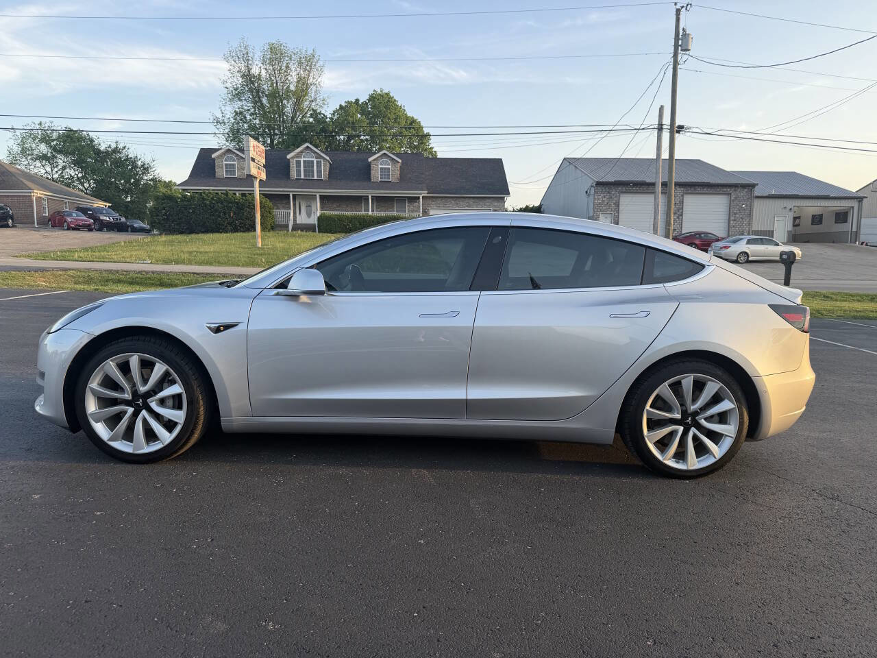 Used 2018 Tesla Model 3 Long Range RWD image 3