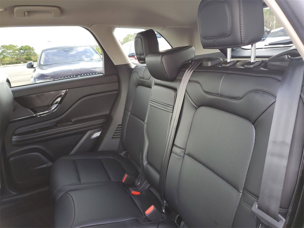 New 2026 Lincoln Corsair Premiere image 12