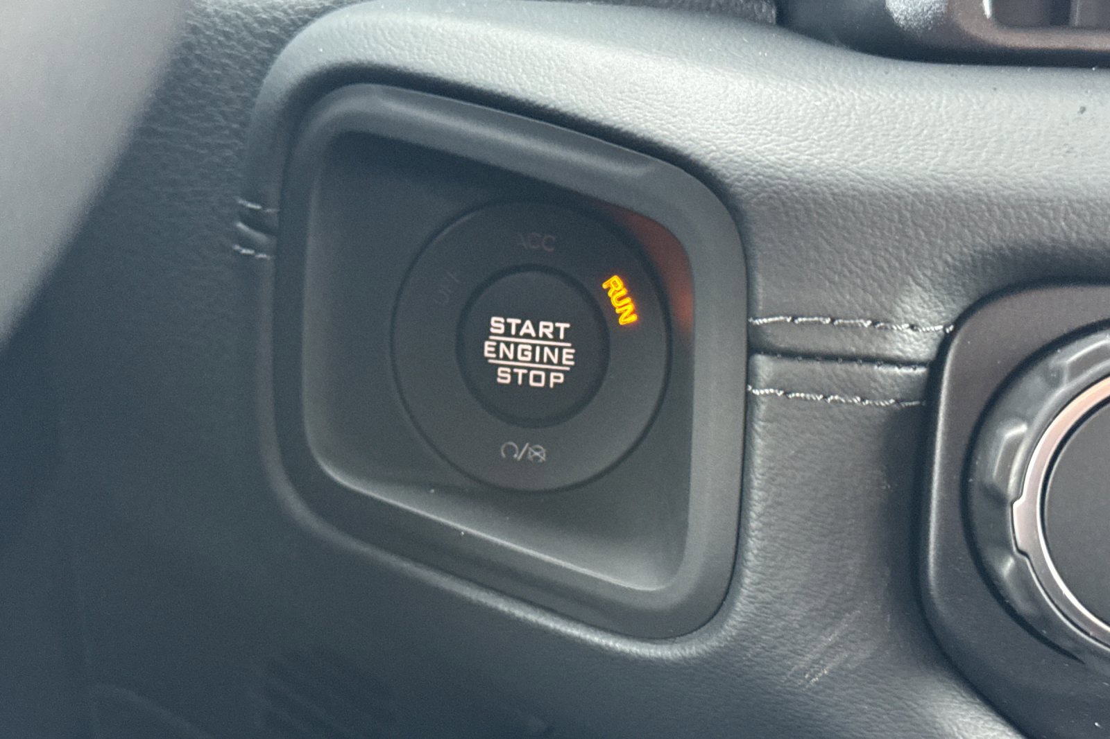 New 2025 Jeep Gladiator High Tide image 19