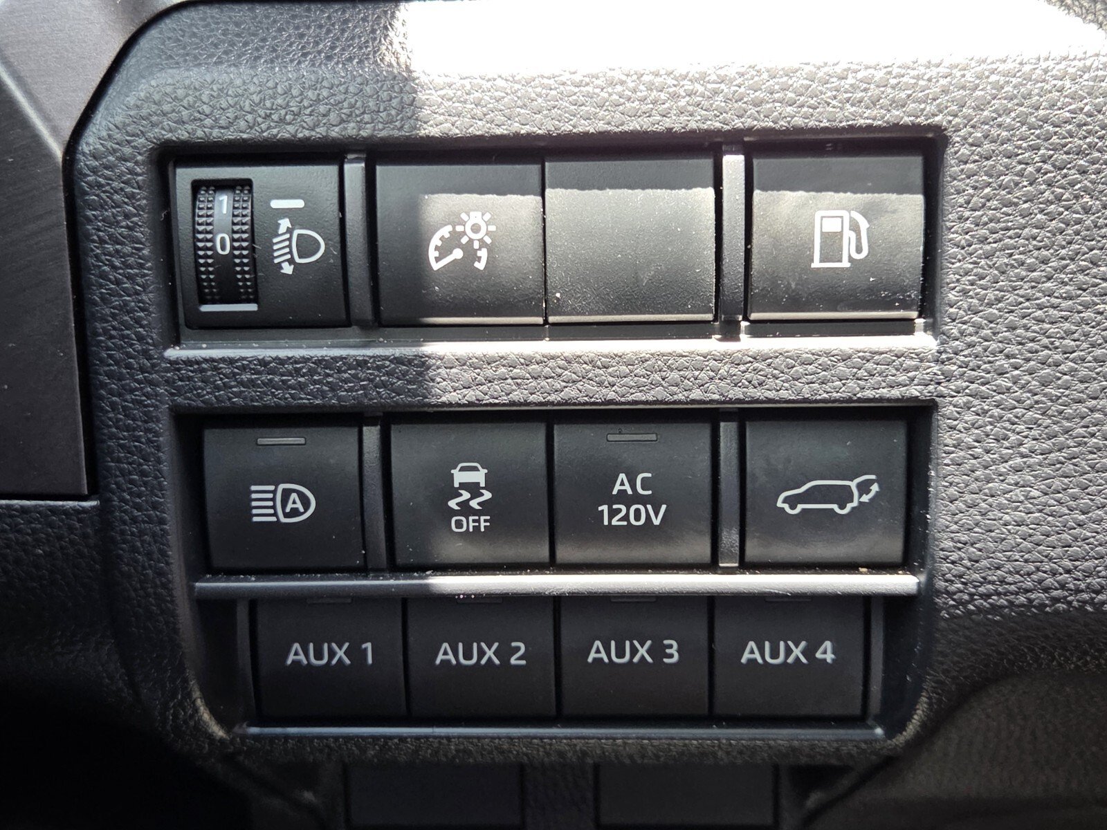 Certified 2025 Toyota 4Runner TRD Off-Road Premium AWD/4WD image 19