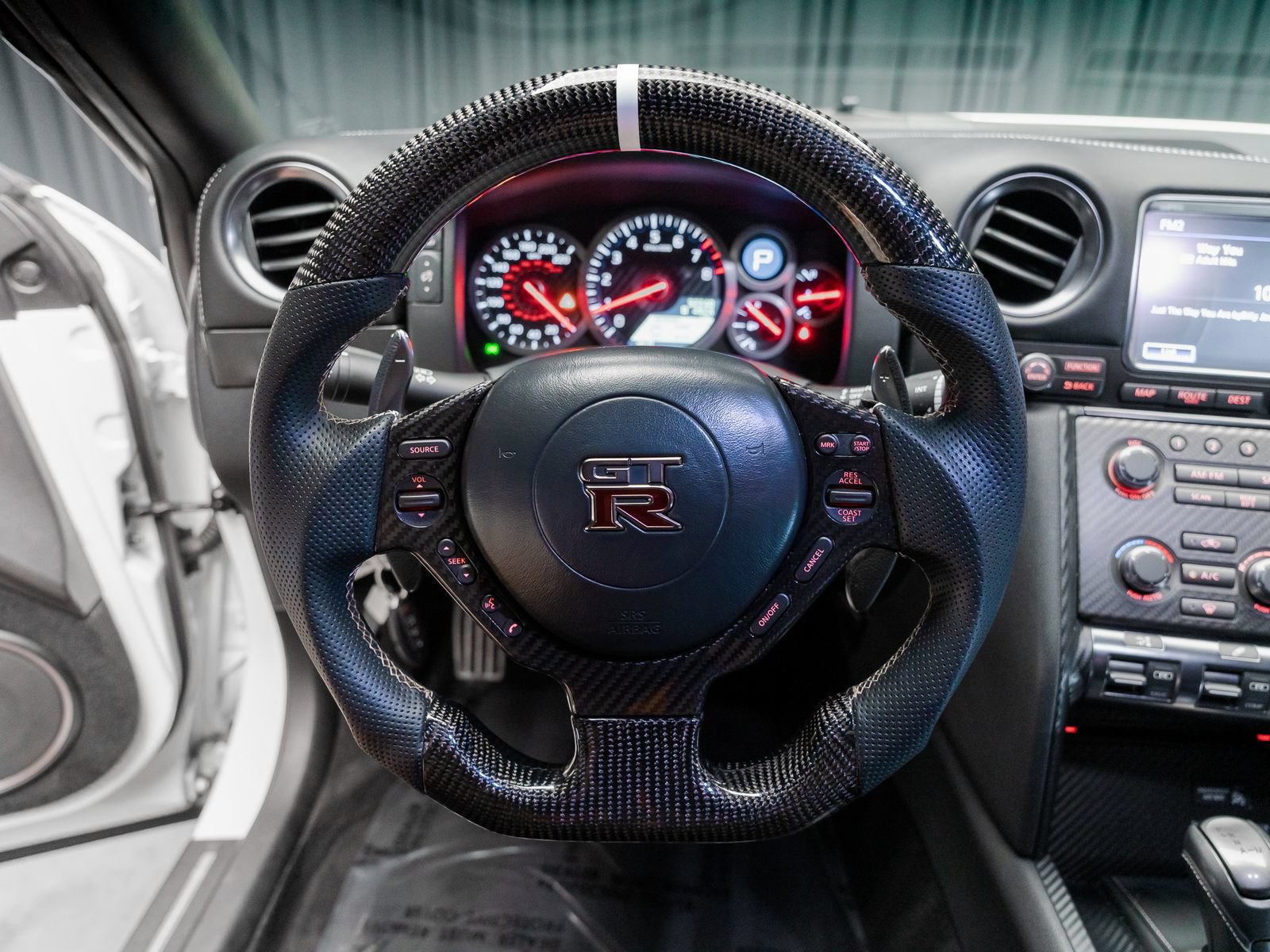 Used 2015 Nissan GT-R Premium AWD/4WD image 46